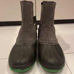 Children’s Sorel snow boots size 6